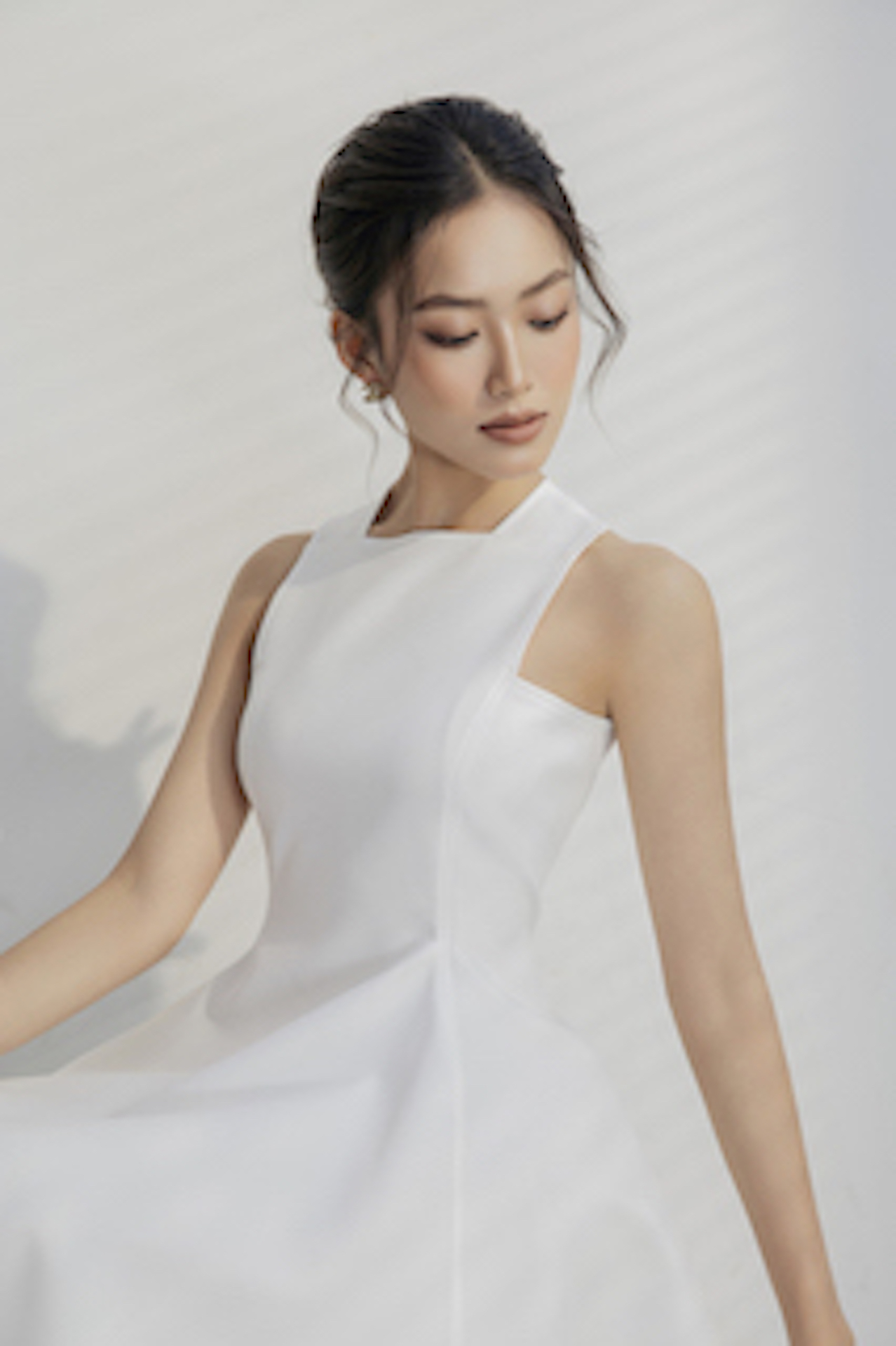 Des Fleurs Đầm liền thân trắng - Sisley Structured Dress