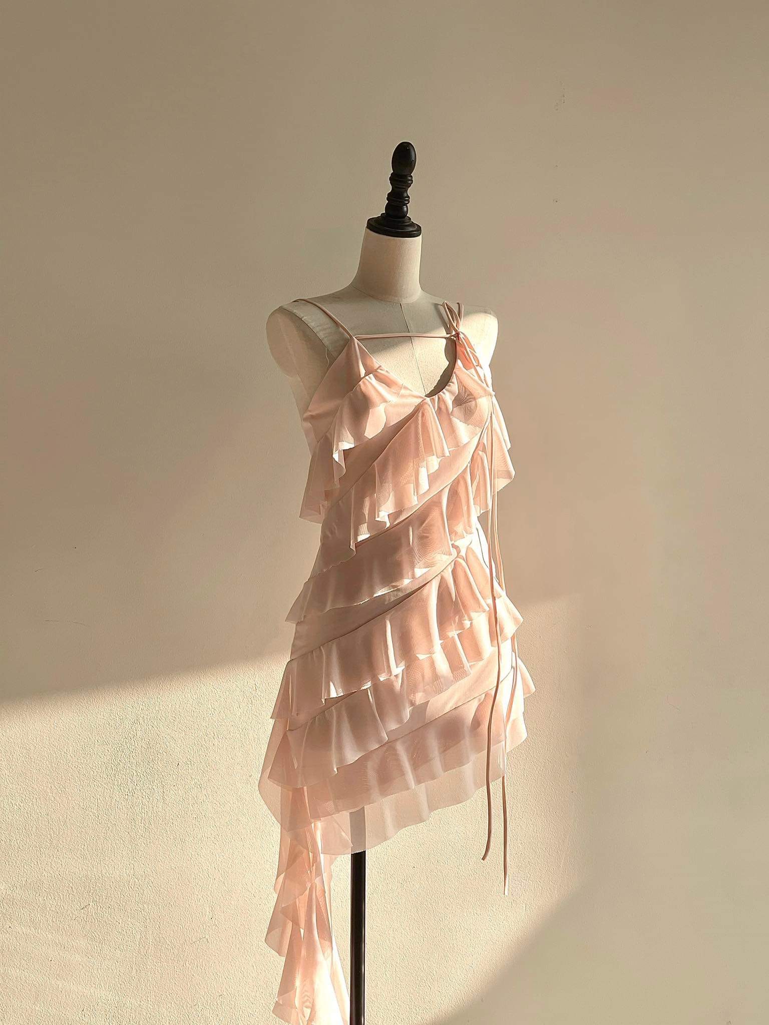 LEMONCHICVN - Đầm bèo hai dây vạt chéo - D244