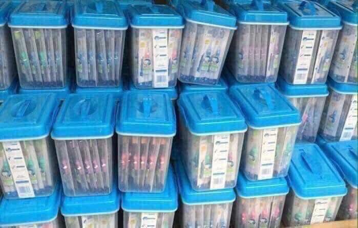 Combo 45 bàn chải hàn quốc hộp nhựa mã 126