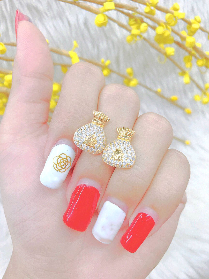 Đôi Bông Tai Nữ Mạ Vàng 18K Hình Túi Vàng Phong Thủy 045090321  - Không Dị Ứng - Mang Đi Chơi, Đi Tiệc Rất Sang  - Tubi Cony
