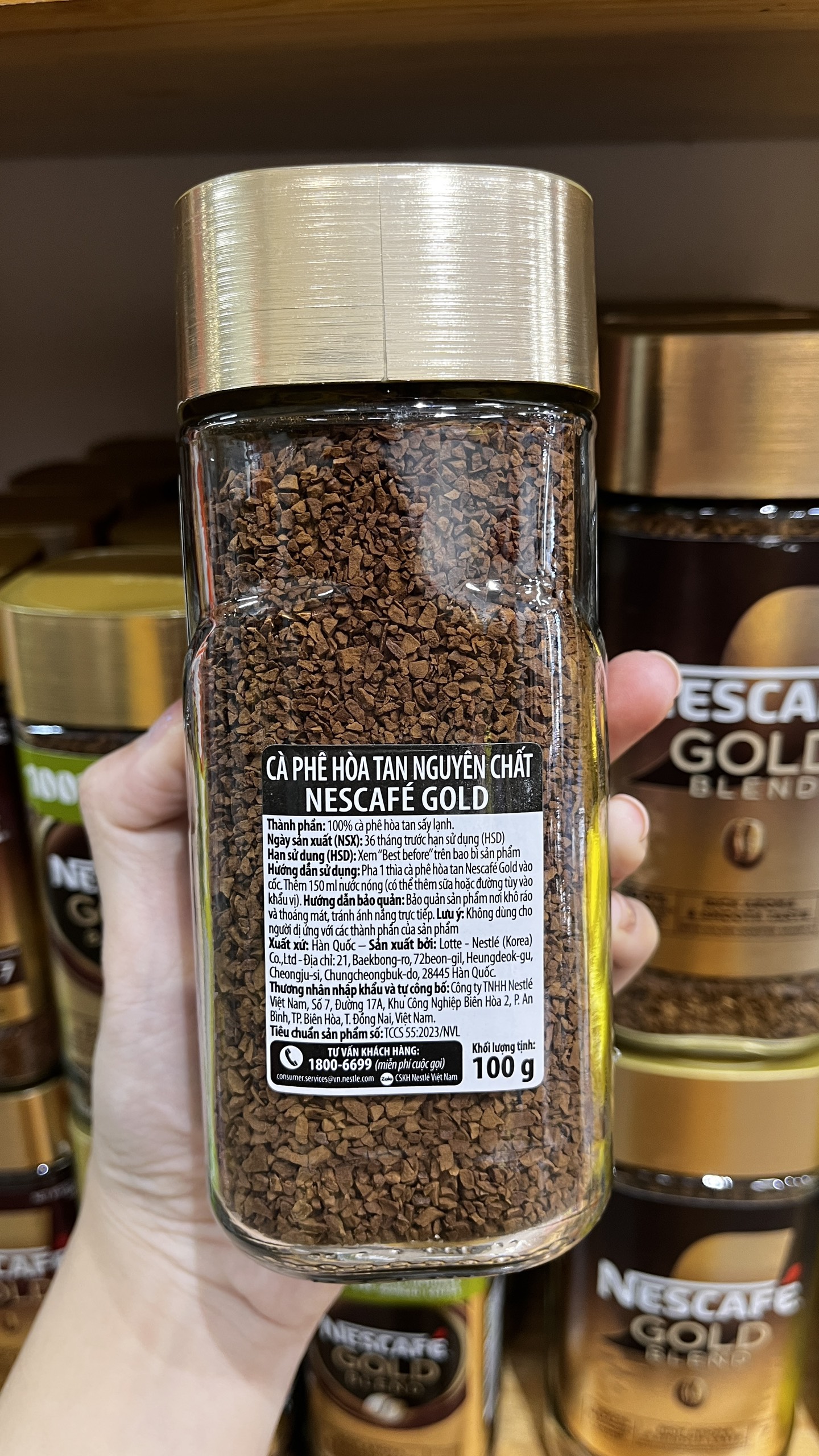 Date 02/28  Cà phê hòa tan cao cấp Nescafe Gold 100g