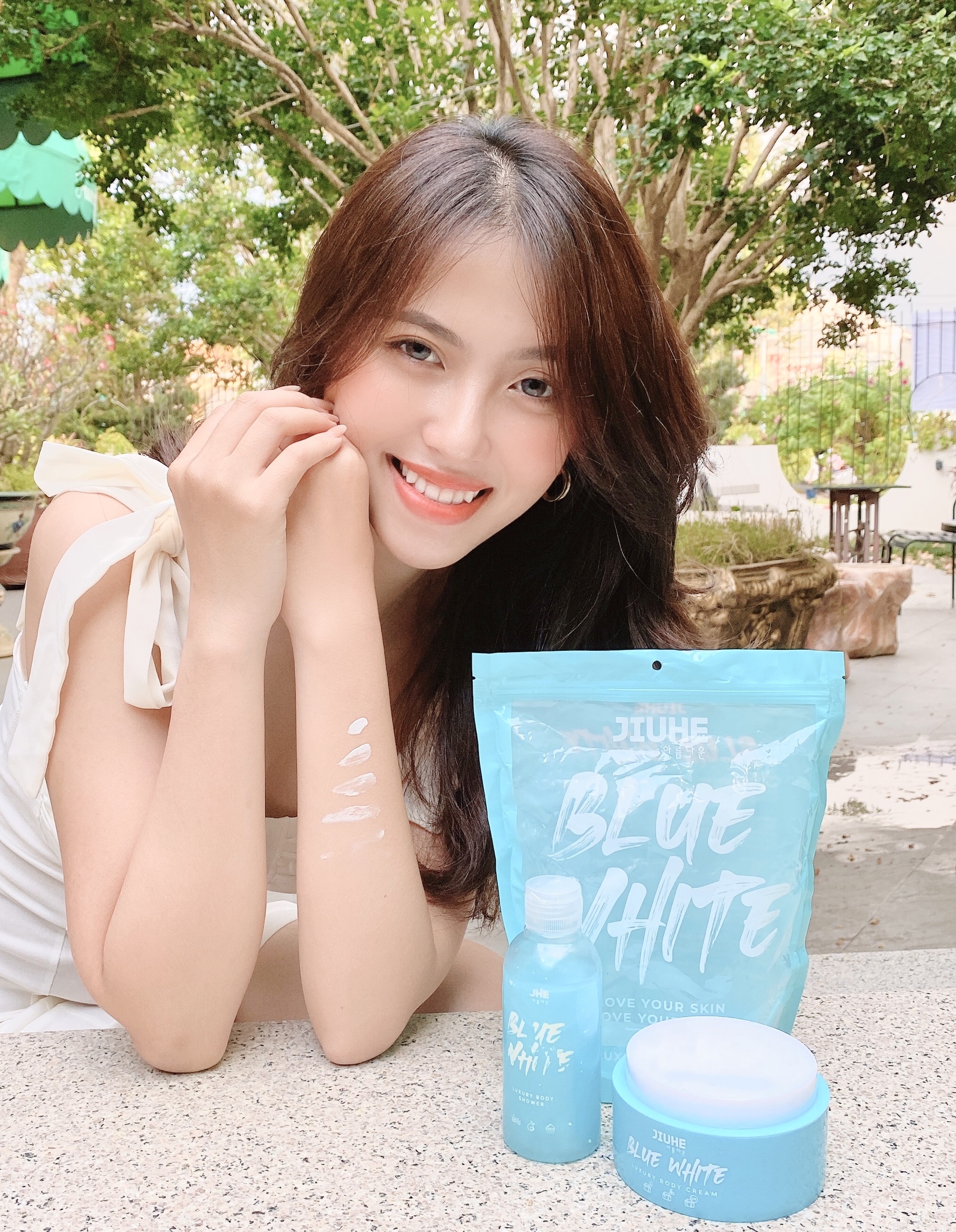 [HCM]BODY BLUE JIUHE DƯỠNG TRẮNG