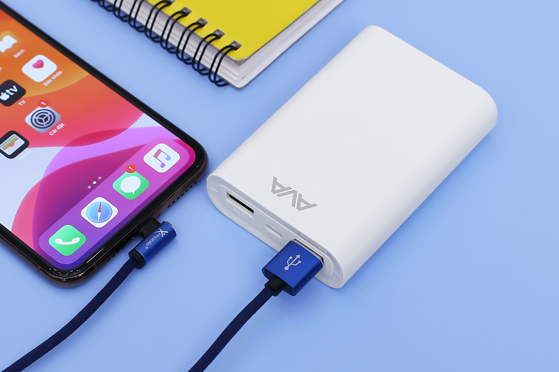 Pin sạc dự phòng 7.500 mAh AVhTR95 M1