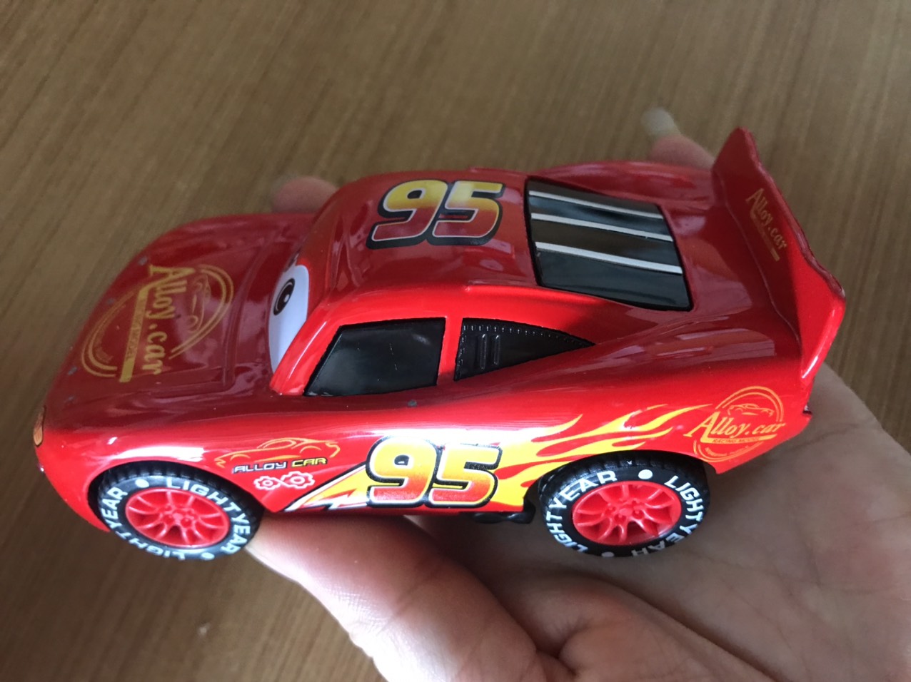 Xe sắt Macqueen 95