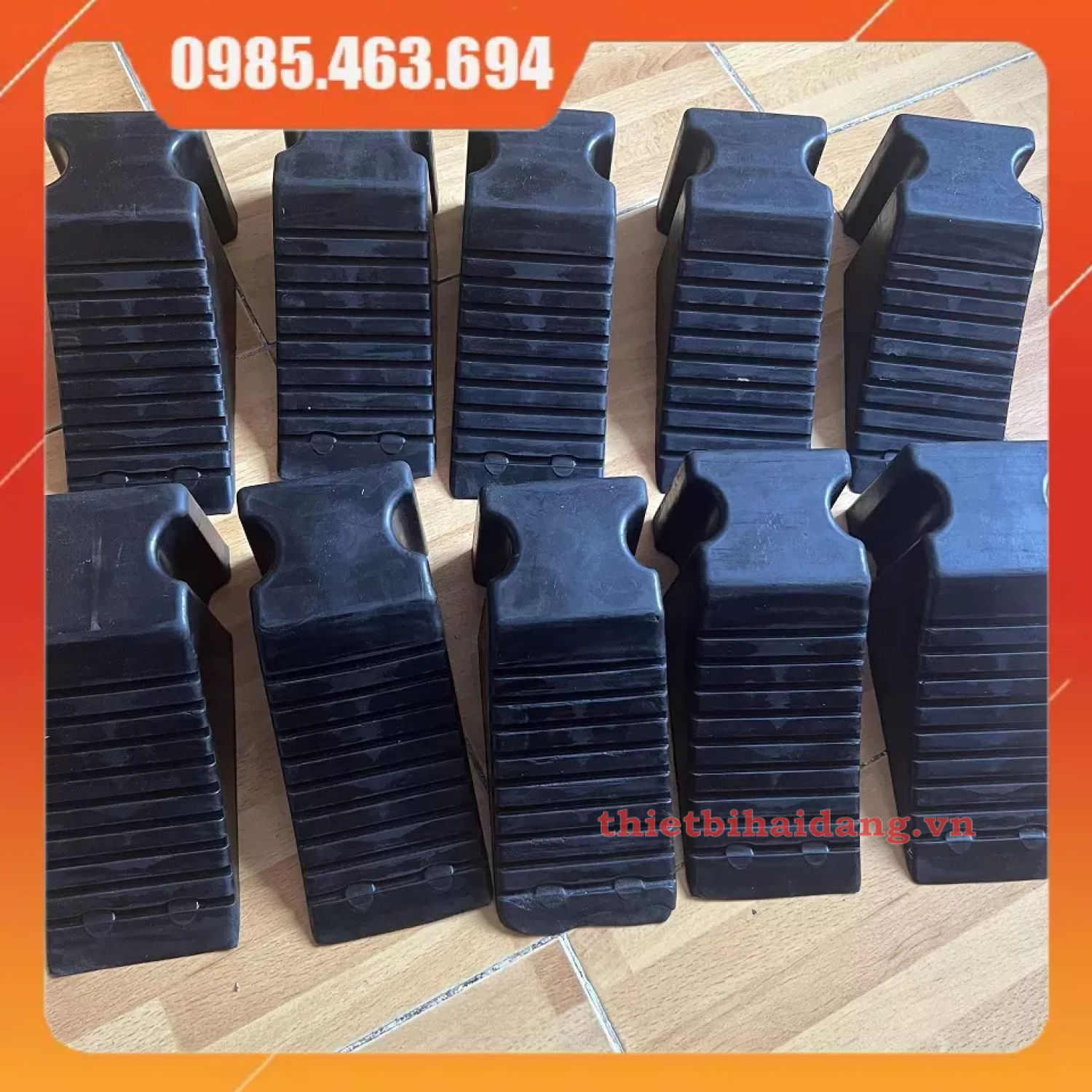Cục Cao Su Đặc Chèn Bánh Xe Hơi