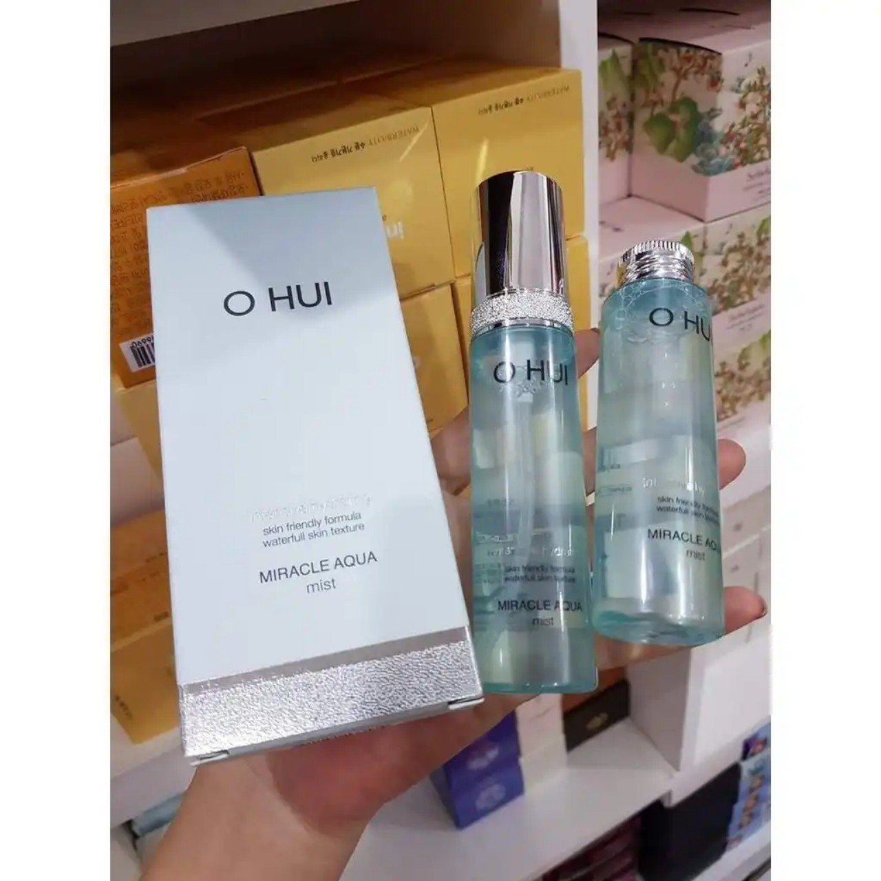 Xịt khoáng OHUI MIRACLE AQUA MIST (50ml x 2=100ml)