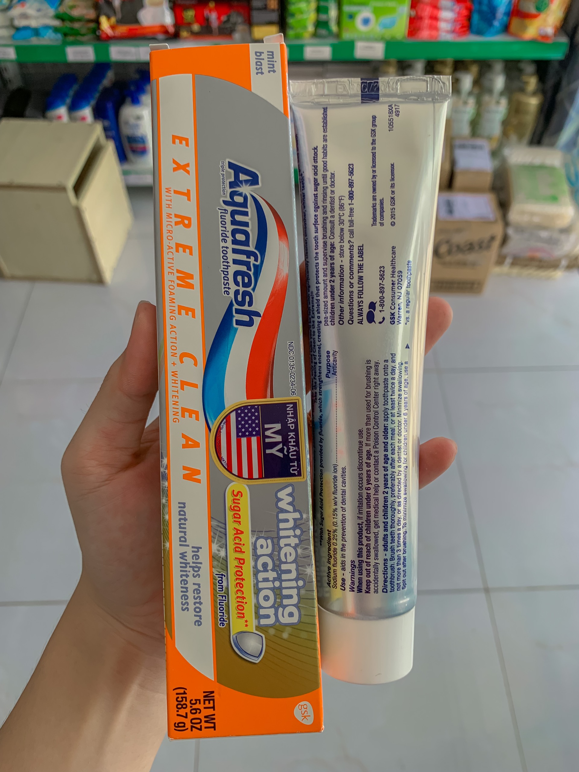 Kem Đánh Răng AQUAFRESH WHITENING 158G Của Mỹ