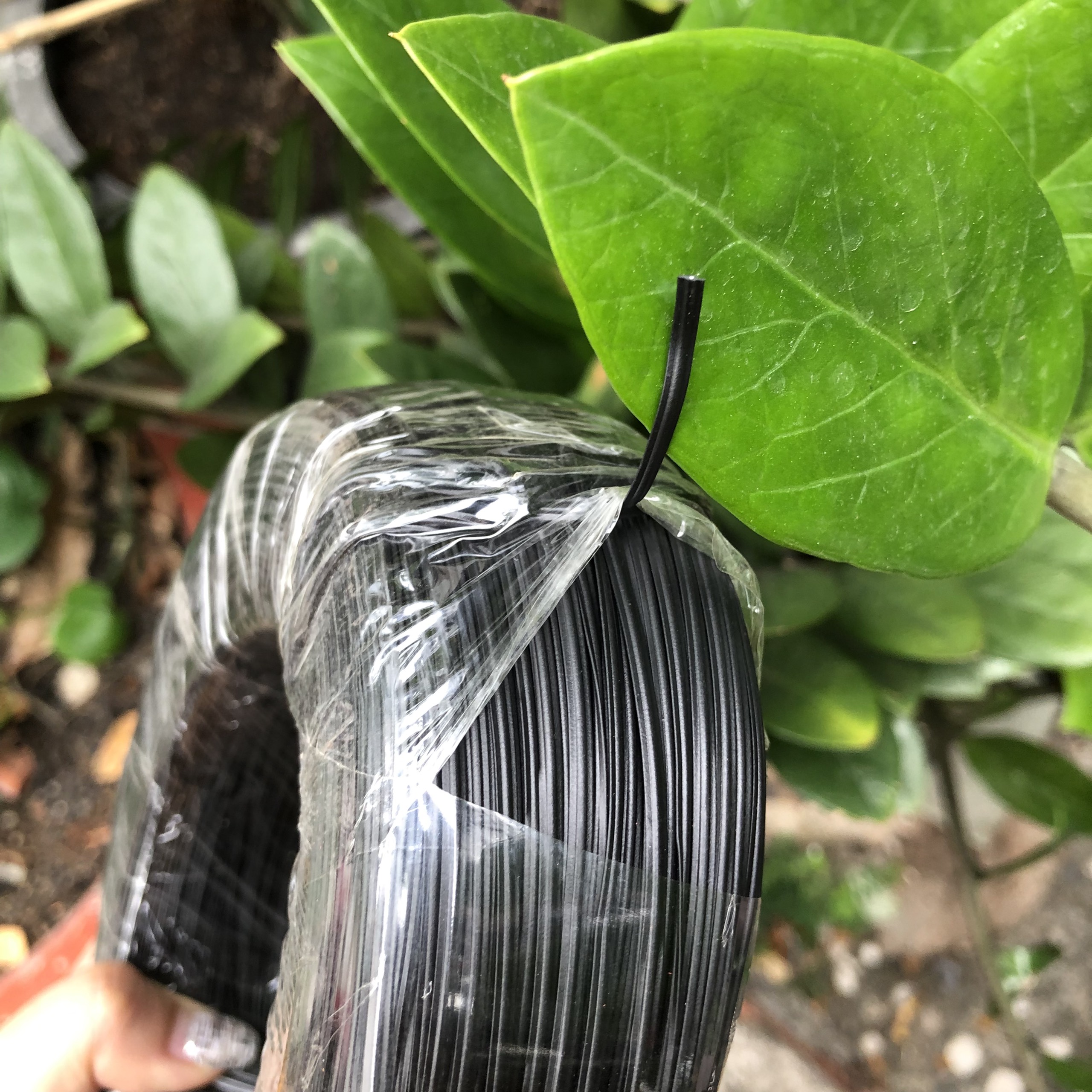DÂY KẼM LAN BỌC NHỰA ĐEN - 1kg