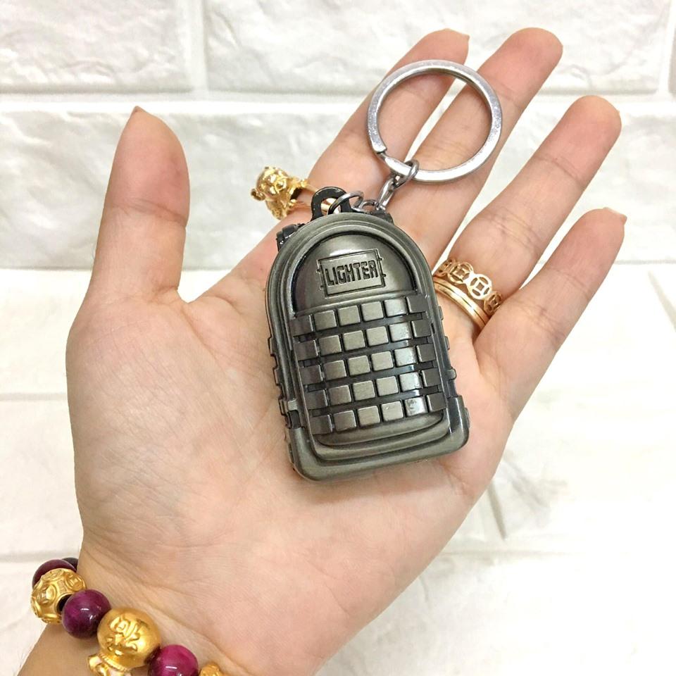 COMBO 3 MÓN BẬT LỬA - MÓC KHÓA PUBG  CHẢO - NÓN - BA LÔ  (KIM LOẠI) - (XÀI GAS)