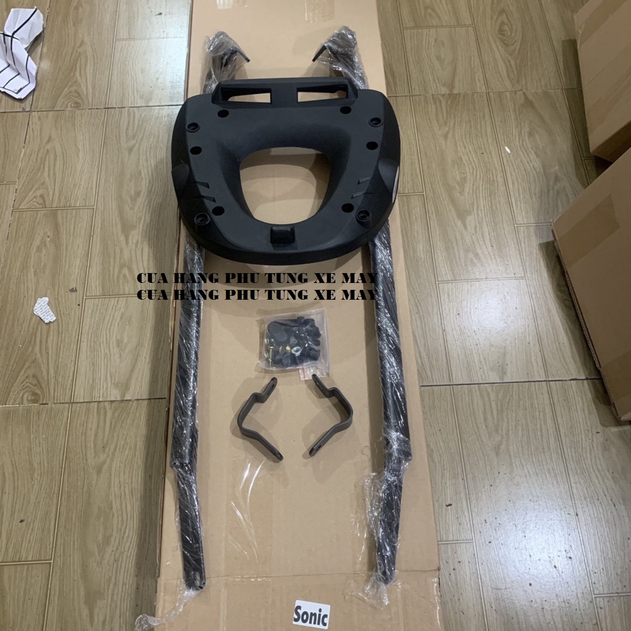 Cảng sau HRV gắn xe Sonic để gắn thùng Givi