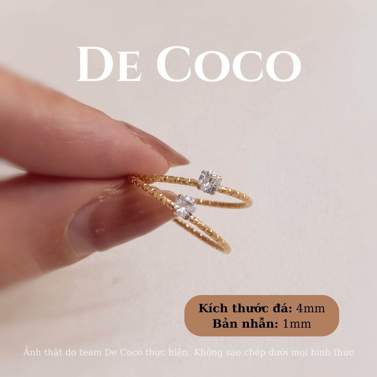 KHÔNG ĐEN GỈ - Nhẫn nữ thân mảnh đánh nhám Slenda De Coco
