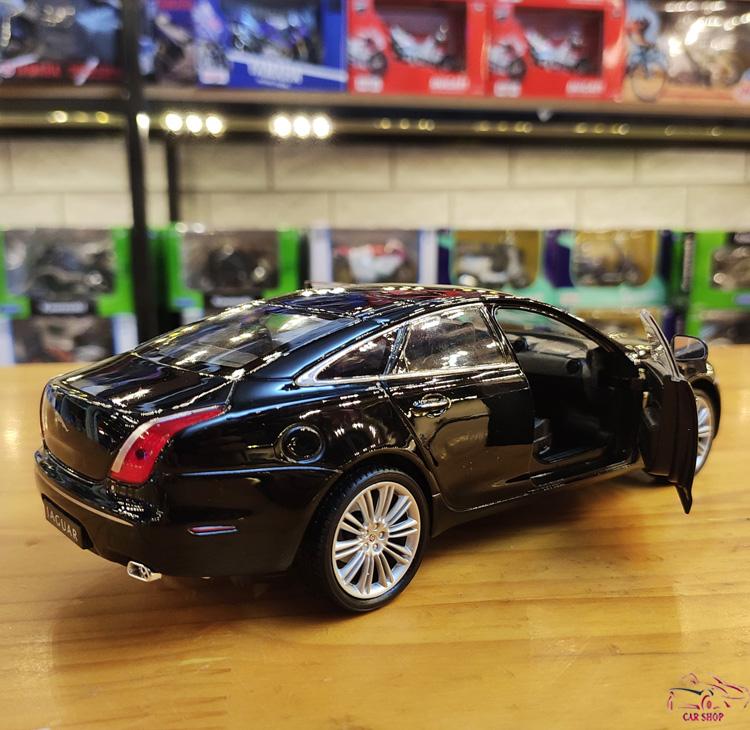 Xe mô hình Welly Jaguar XJ 2010 1/24