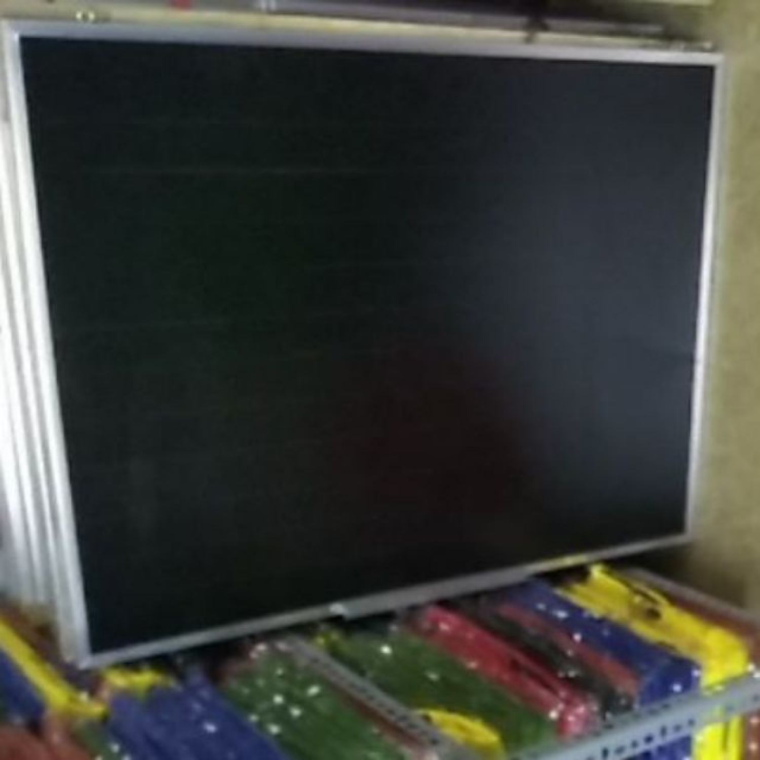 Bảng Đen Viết Phấn Viền Nhôm 80x120cm