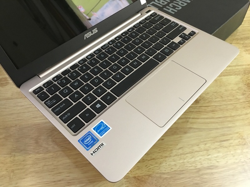 Asus E200H Atom Z8350 Ram 2G SSD 32G 11.6inch Pin 7h