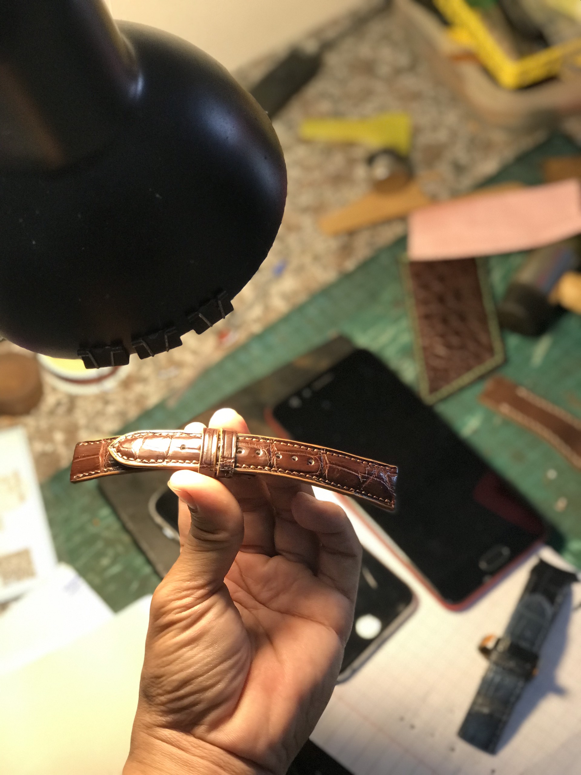 Dây đồng hồ cá sấu handmade may tay sơn cạnh