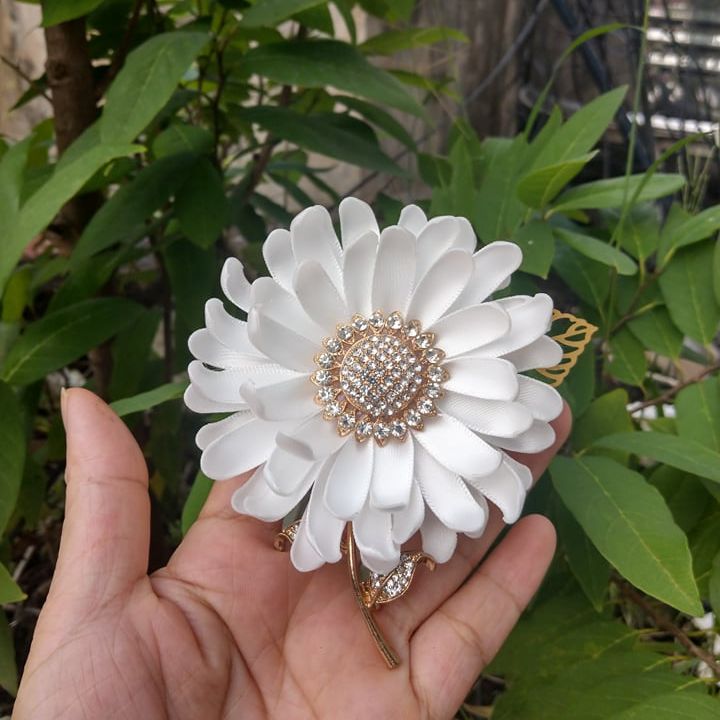 [ Hàng Thiết Kế ] Hoa cài áo cúc nhụy đá handmade cao cấp