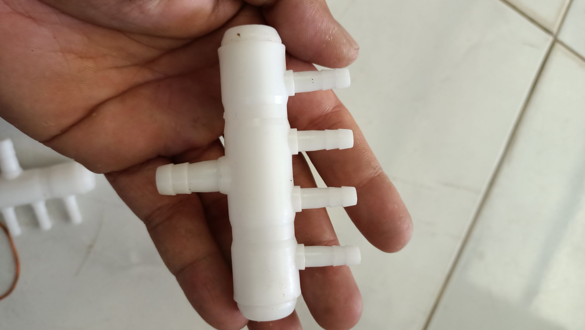 ĐẦU 4 CHIA KHÍ OXI , ĐẦU CHIA KHÍ OXI 4 VÒI , ỐNG CHIA KHÍ 4 ĐẦU