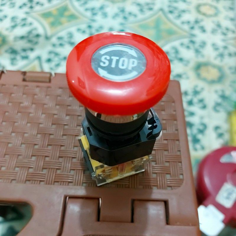 Nút dừng khẩn cấp STOP BUTTON phi 22 LA38