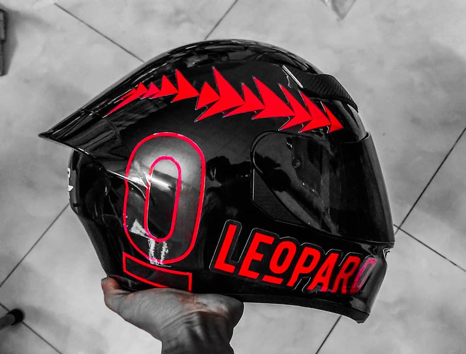 Tem dán nón bảo hiểm Leopard đỏ