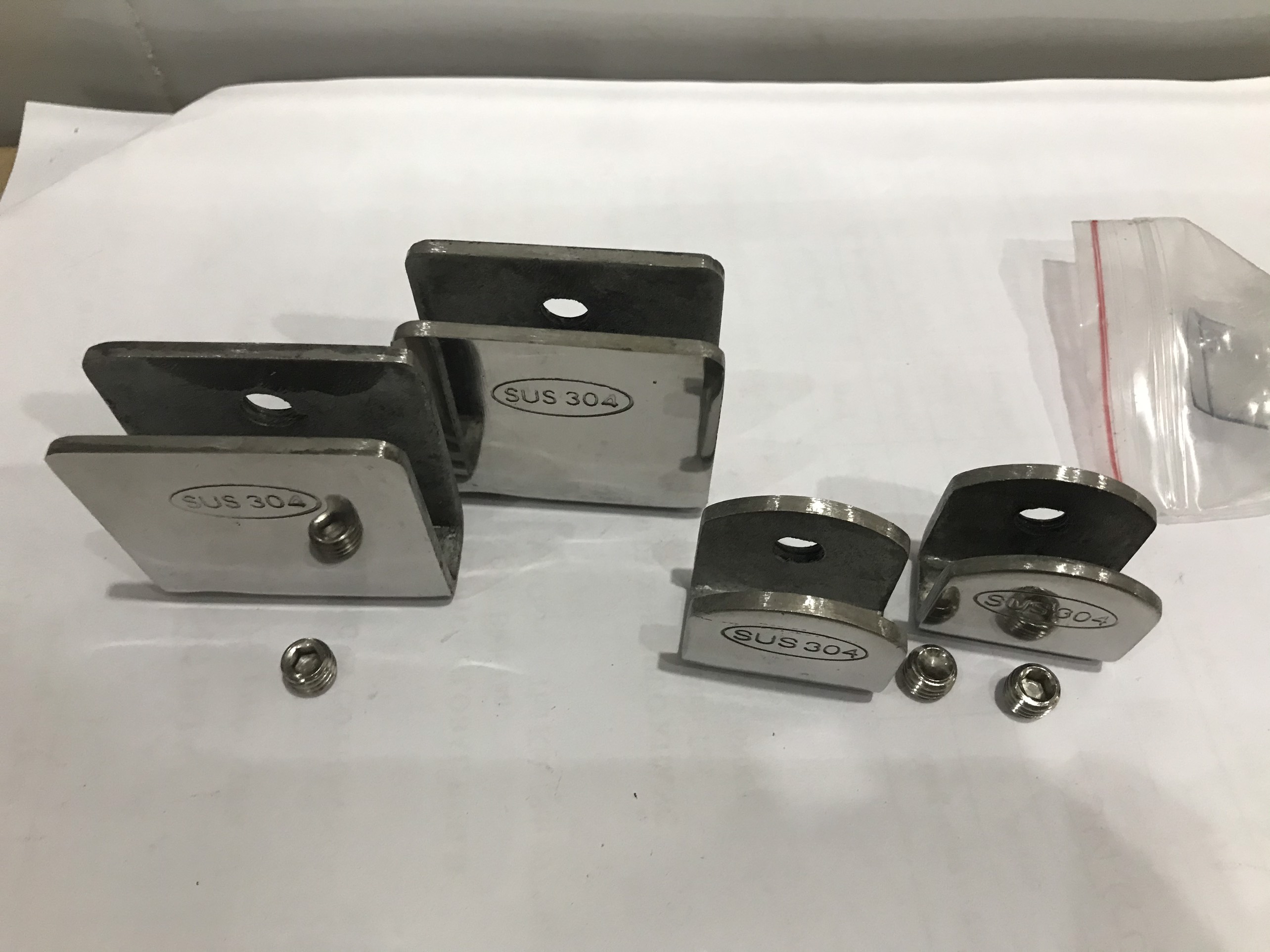 Combo 2 cái - Kẹp kính/ Bát kính/ U inox 304