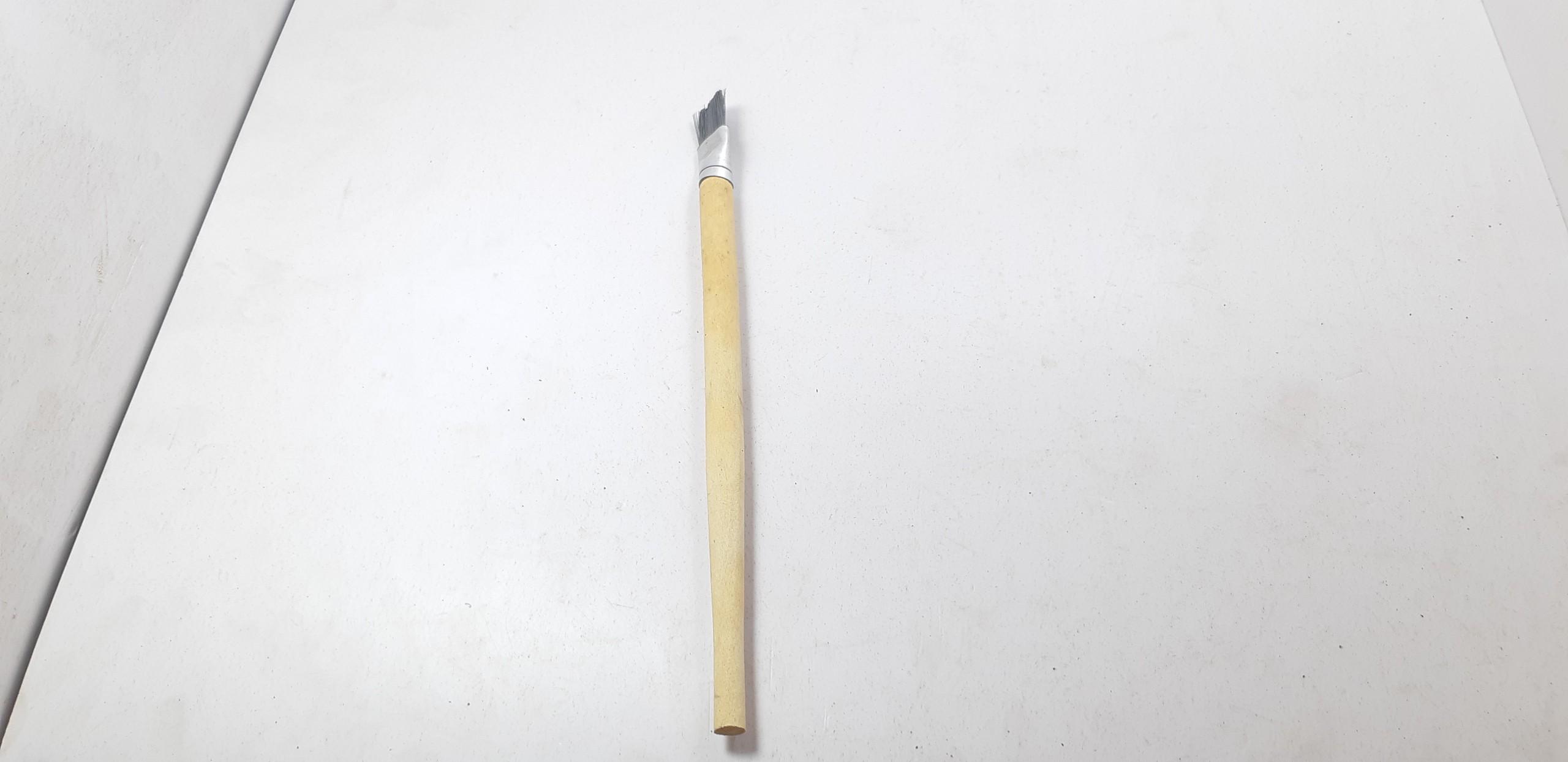 Cọ Sắt Cán Gỗ 3 Cây
