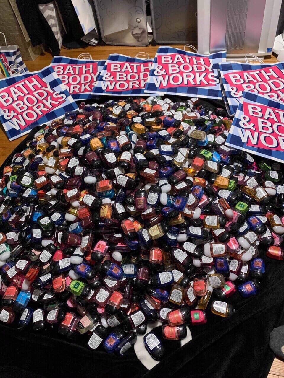 Gel rửa tay khô Bath & Body Works 29ml ( Giao màu ngẫu nhiên )
