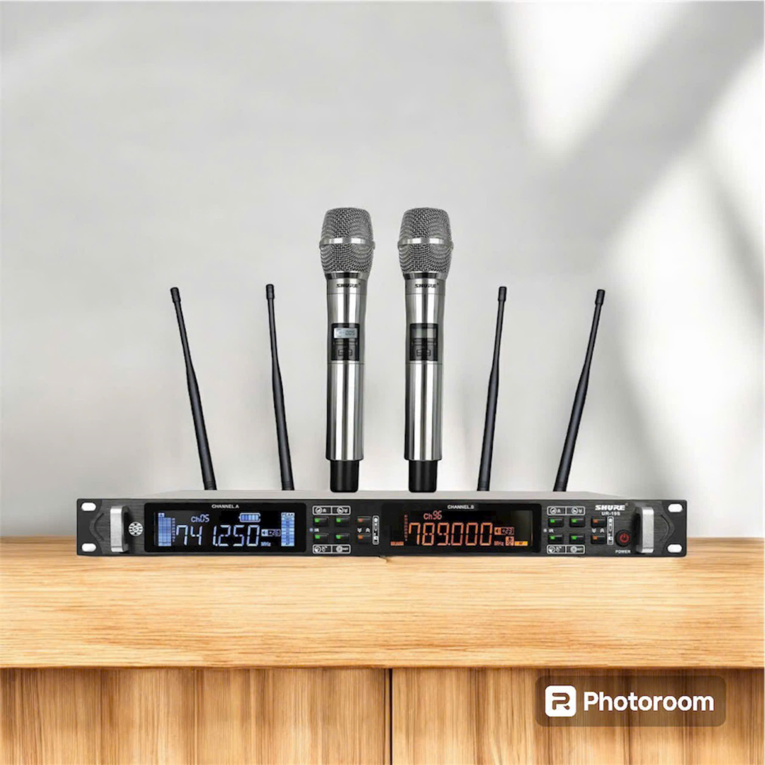 Loa Karaoke AT T8 + T9 Bass 20Cm Kèm 2 Micro, Âm Thanh Đầy Đủ Dải, Bass Chắc – Treble Sáng.