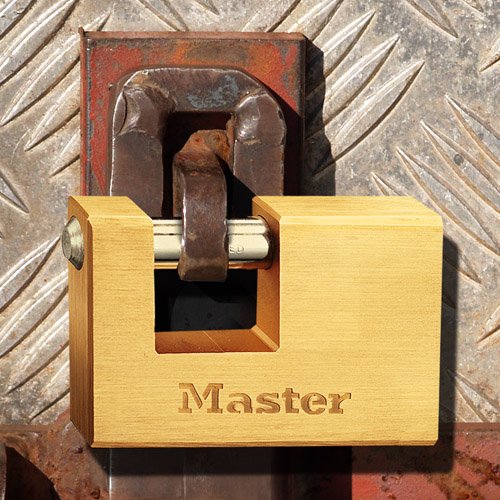 Ổ khóa cầu ngang Master Lock 608 EURD thân đồng - LUTO SHOP