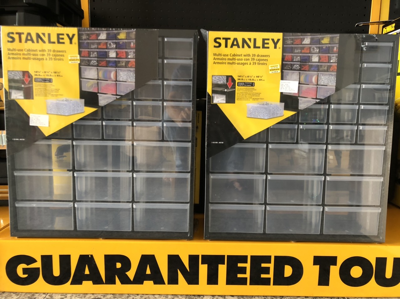 1-93-981 Hộp dụng cụ 39 ngăn Stanley