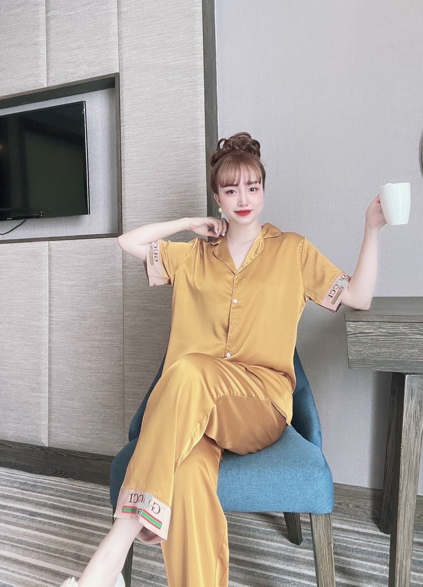 Đồ bộ pijama/pizama BIGSIZE satin/lụa TNQD. Đồ bộ bigsize satin. đồ bộ bigsize lụa hàn. cô gái - chim hạc - caro lính chì - beo - con ngựa