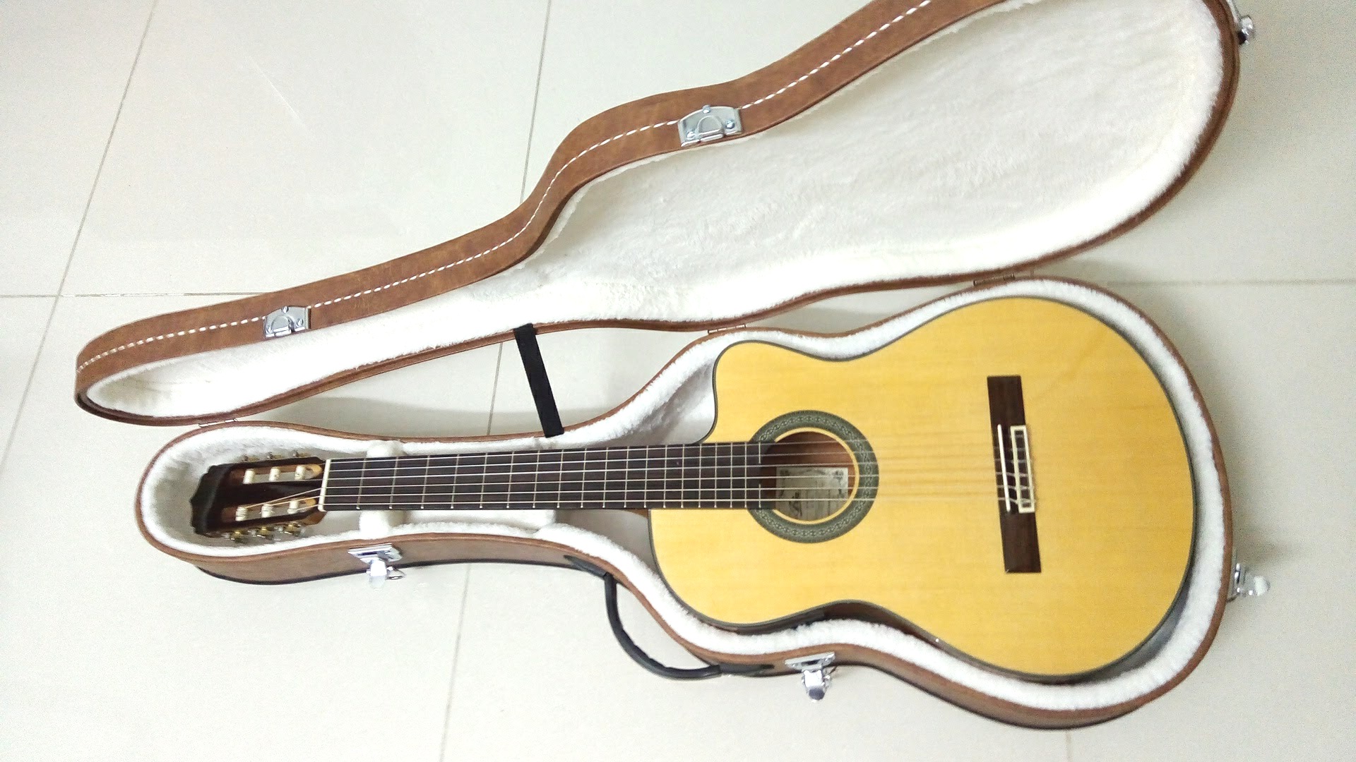 ĐÀN GUITAR CLASSIC DC600