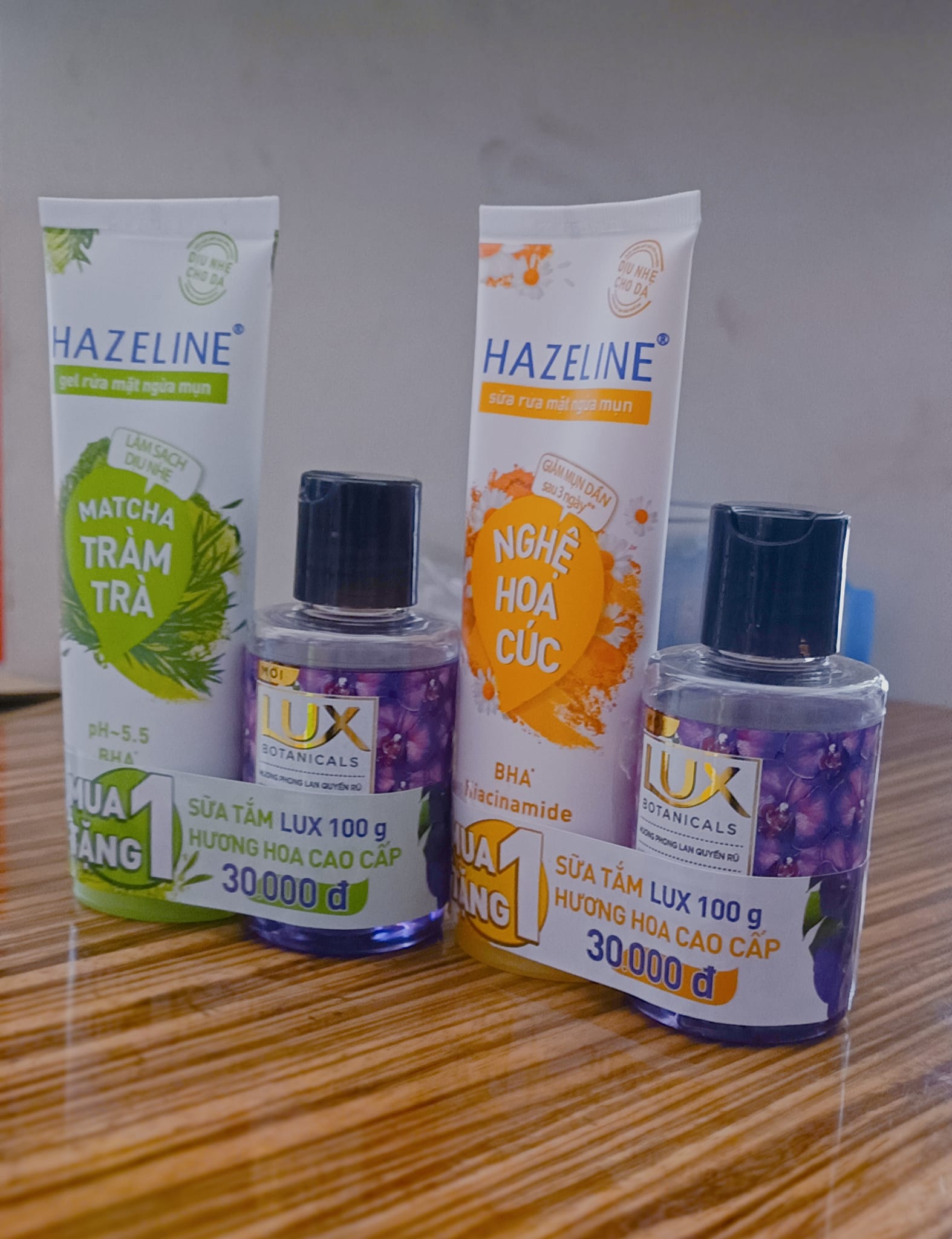 [HCM]Sữa rửa mặt sáng da Hazeline Matcha Tràm Trà 100g