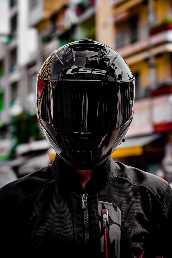 MŨ BẢO HIỂM LS2 FF800 STORM - MÀU ĐEN BÓNG