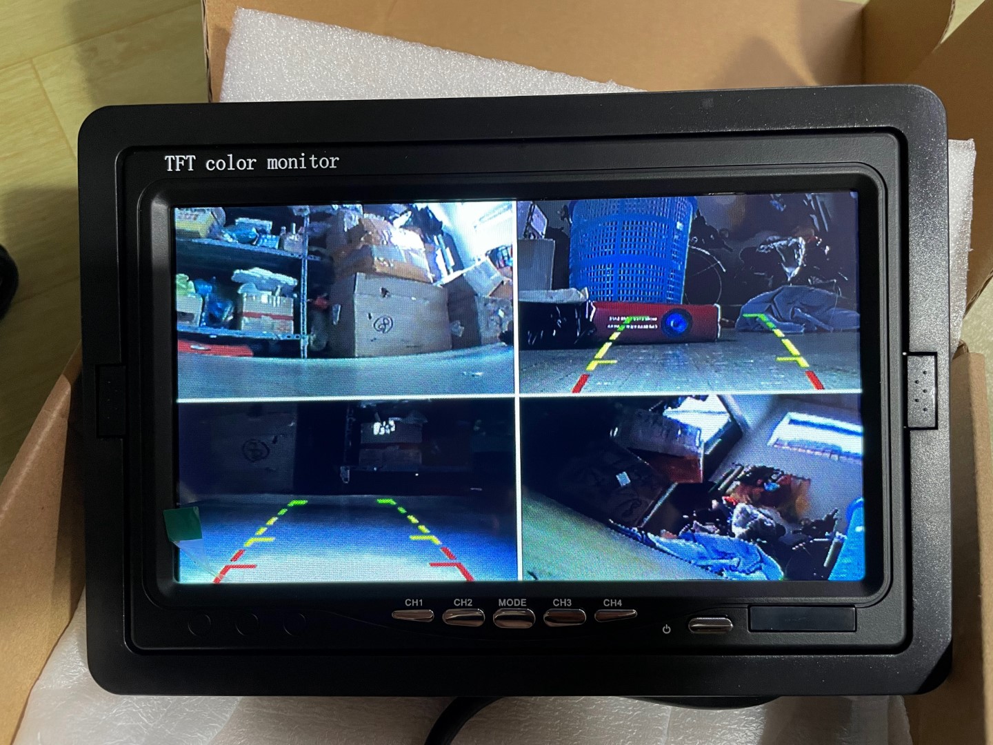 Xem cùng lúc 4 camera, Màn hình taplo 7 inch, (không bao gồm camera)