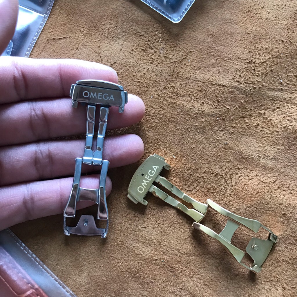 Khóa đồng hồ Omega cao cấp