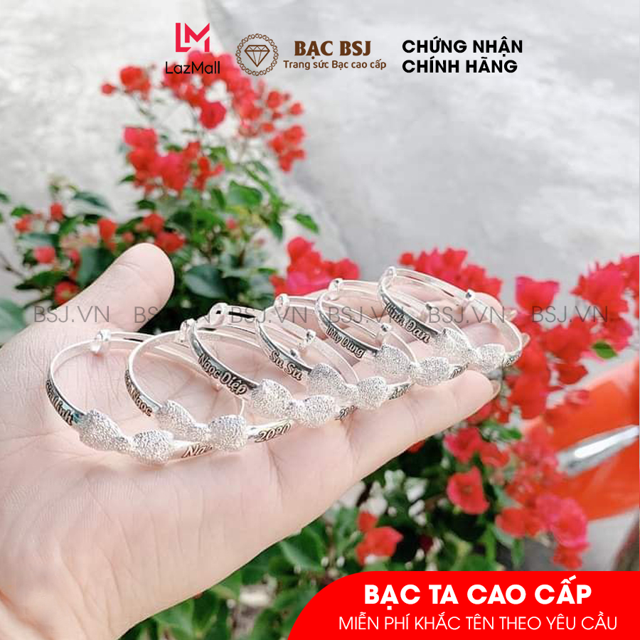 Lắc tay bạc, vòng tay bạc cho bé gái sơ sinh đến 3 tuổi. Chất liệu Bạc S990 cao cấp tốt cho sức khỏe an toàn cho bé không gây dị ứng da. Dễ dàng điều chỉnh độ rộng của vòng, miễn phí khắc theo yêu cầu. Bạc BSJ