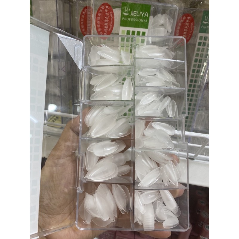 móng úp oran nhọn ngắn