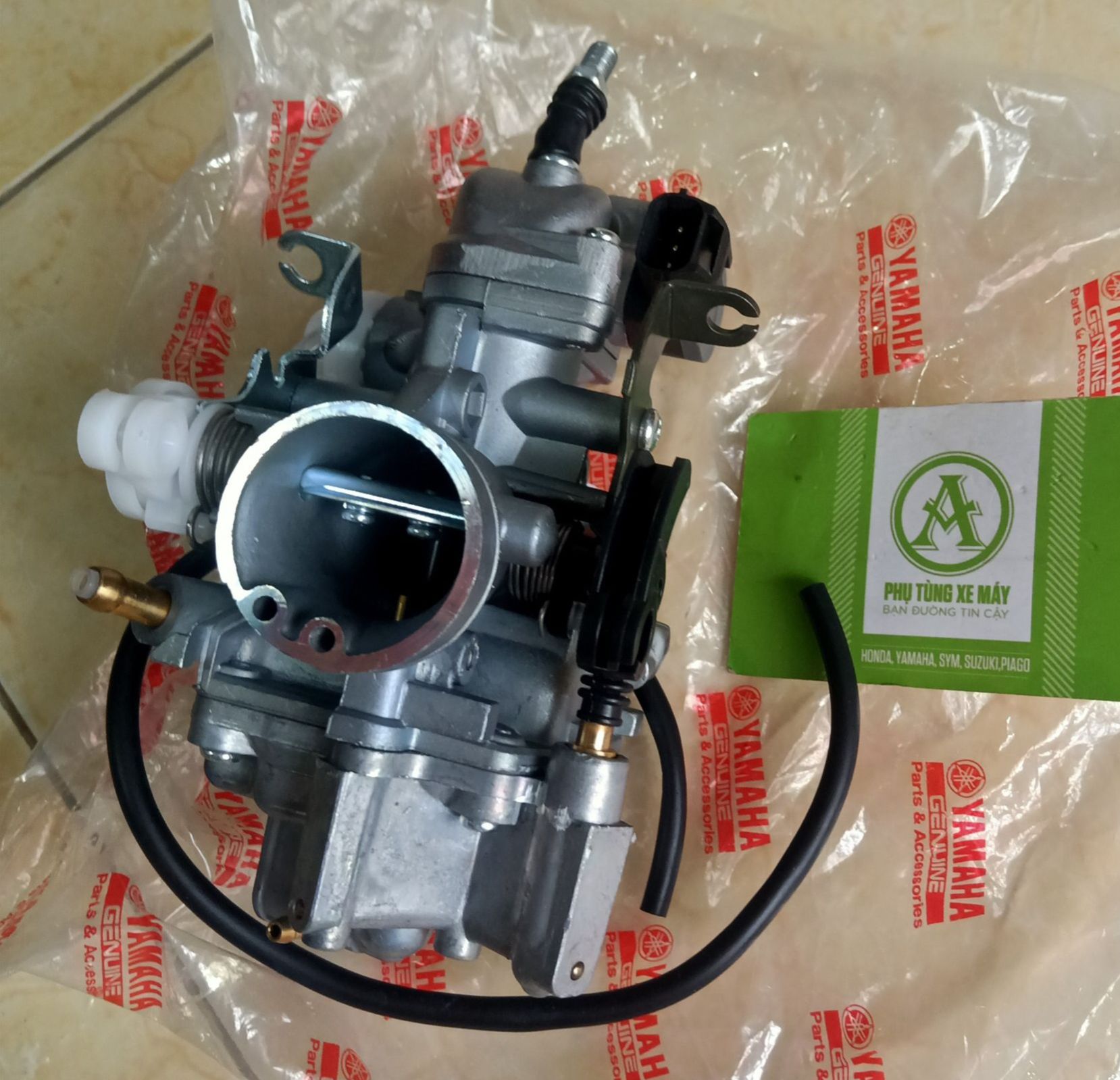 Bình xăng con Exciter 135 đời 4số ( đời đầu )