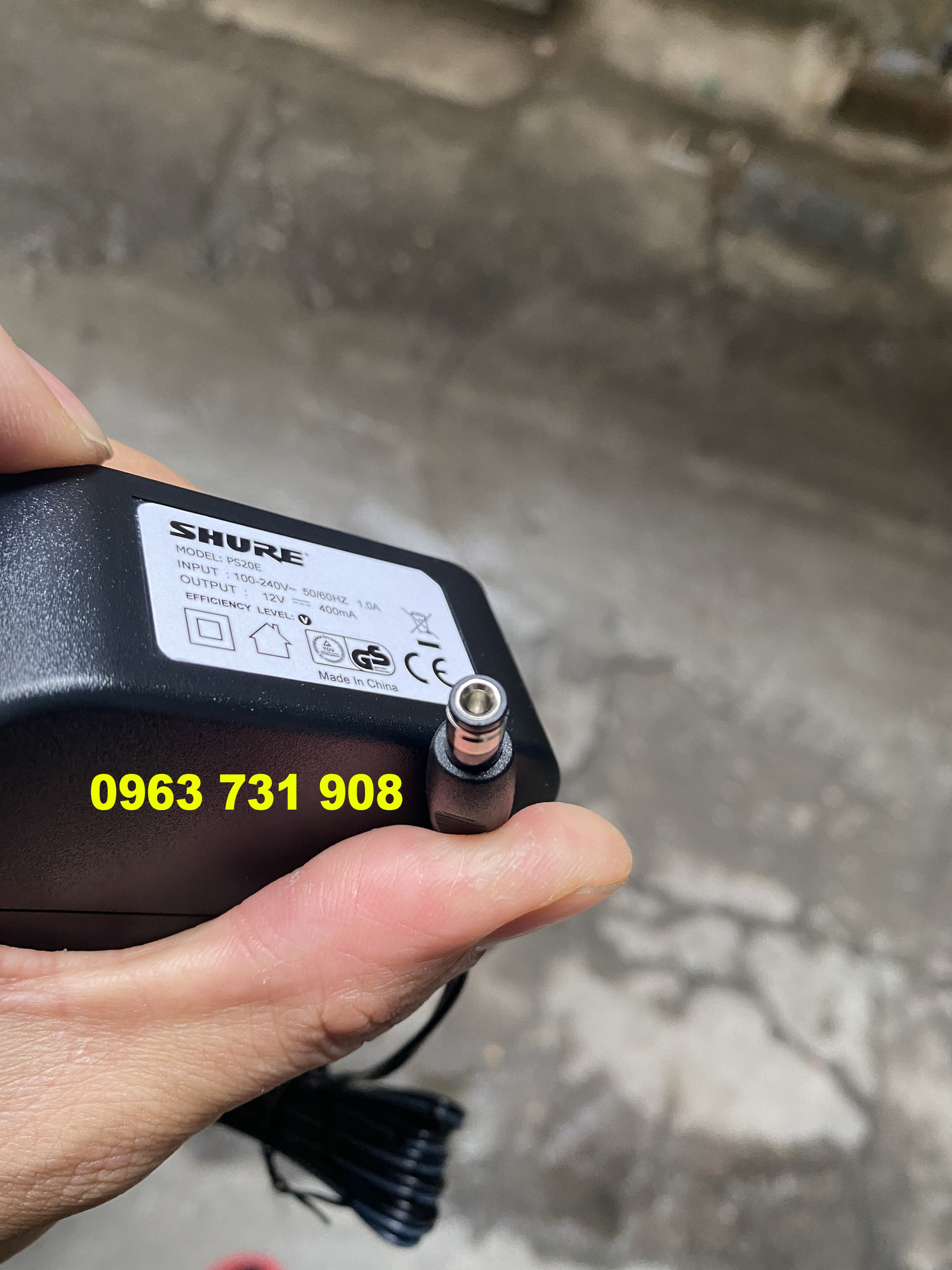 Adapter nguồn đầu thu micro Shure không dây 12V
