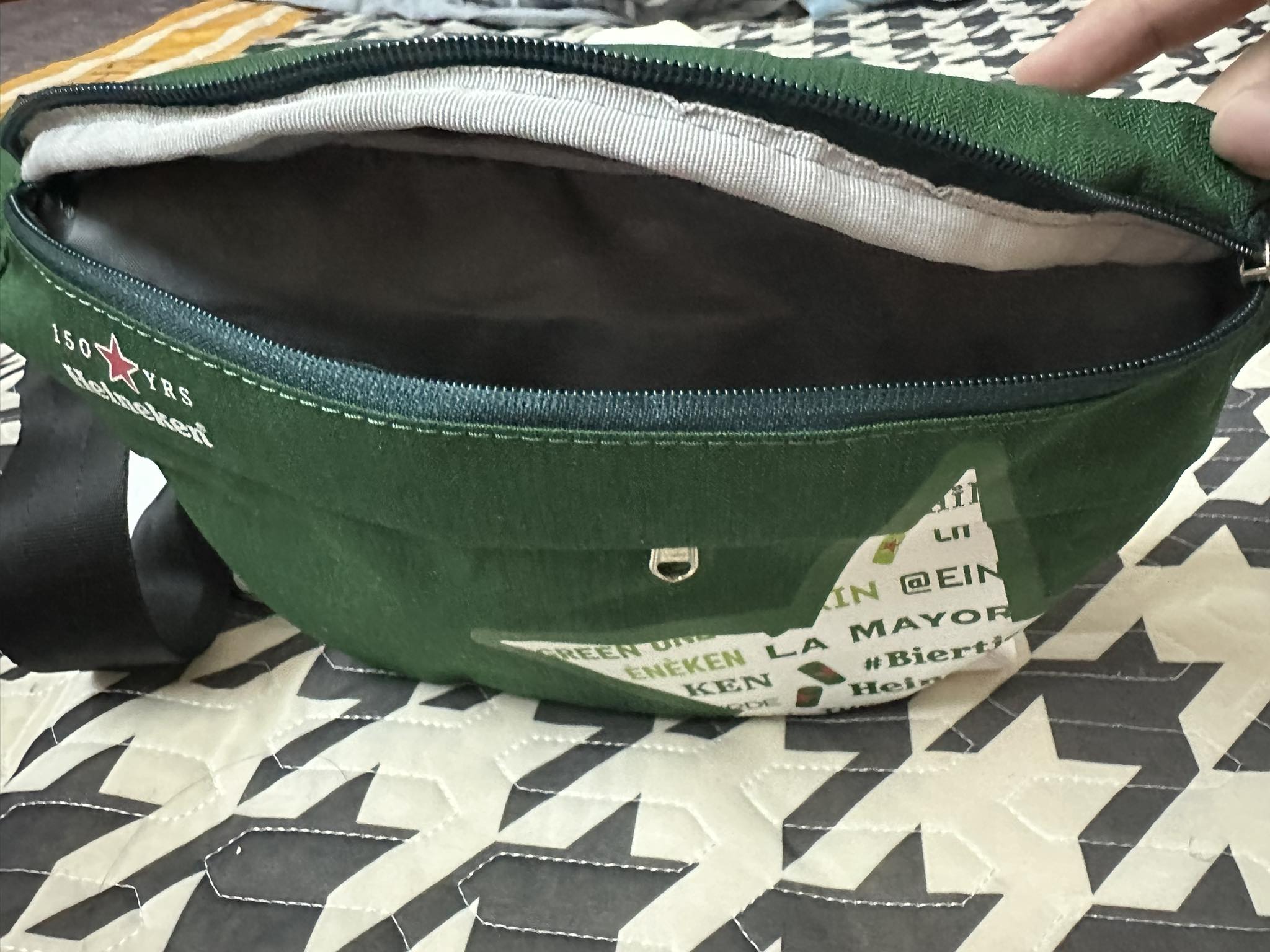 Túi đeo chéo, đeo vai Heineken