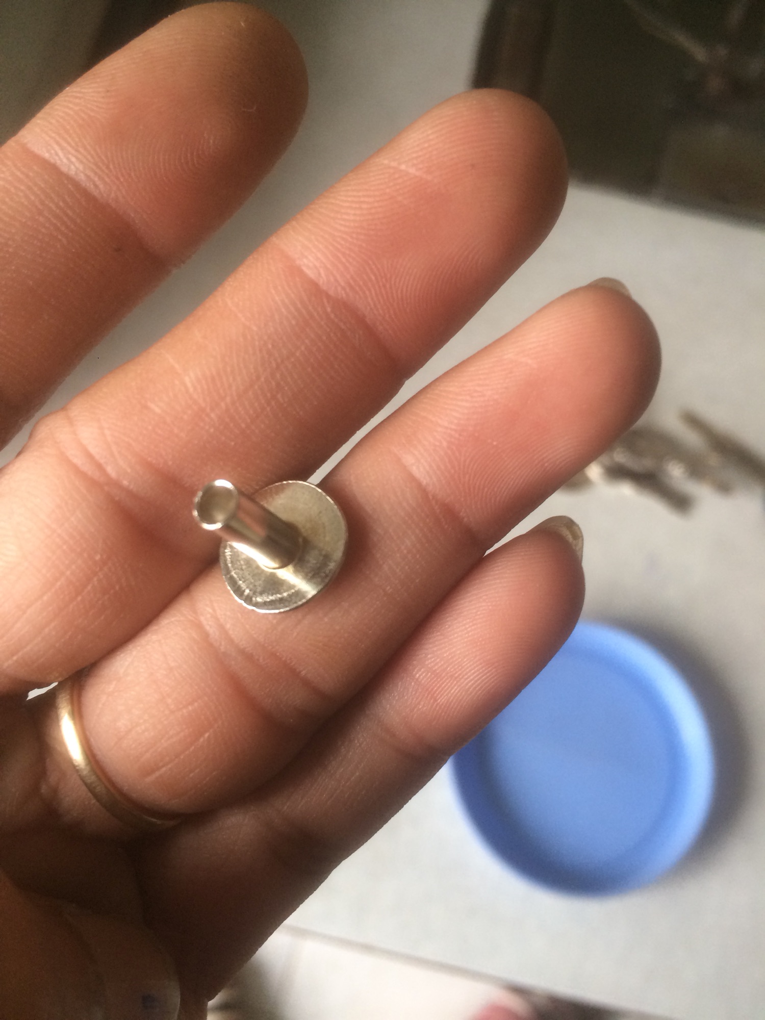 Set 50 cái đinh tán NÓN BẢO HIỂM ( có long đền )