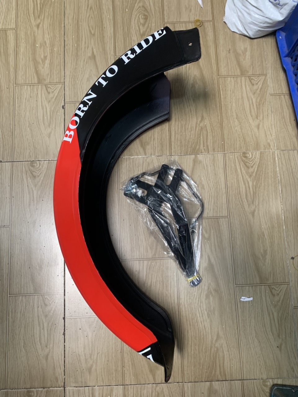 Dè chắn bùn nữa bánh xe exciter 150 màu đỏ đen