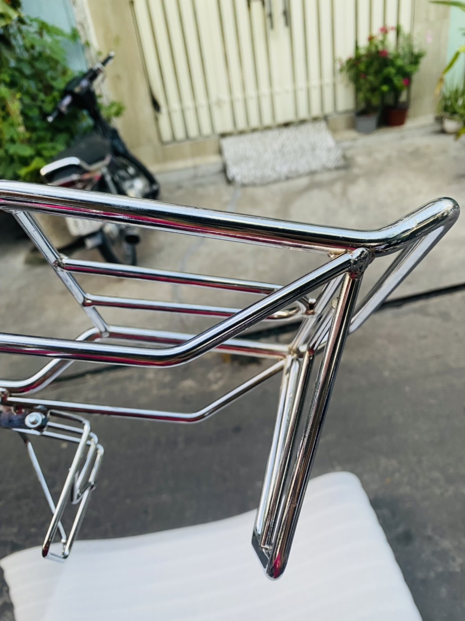 BAGA BẢO VỆ ĐÈN HẬU XE CUB 81 SẮT XI
