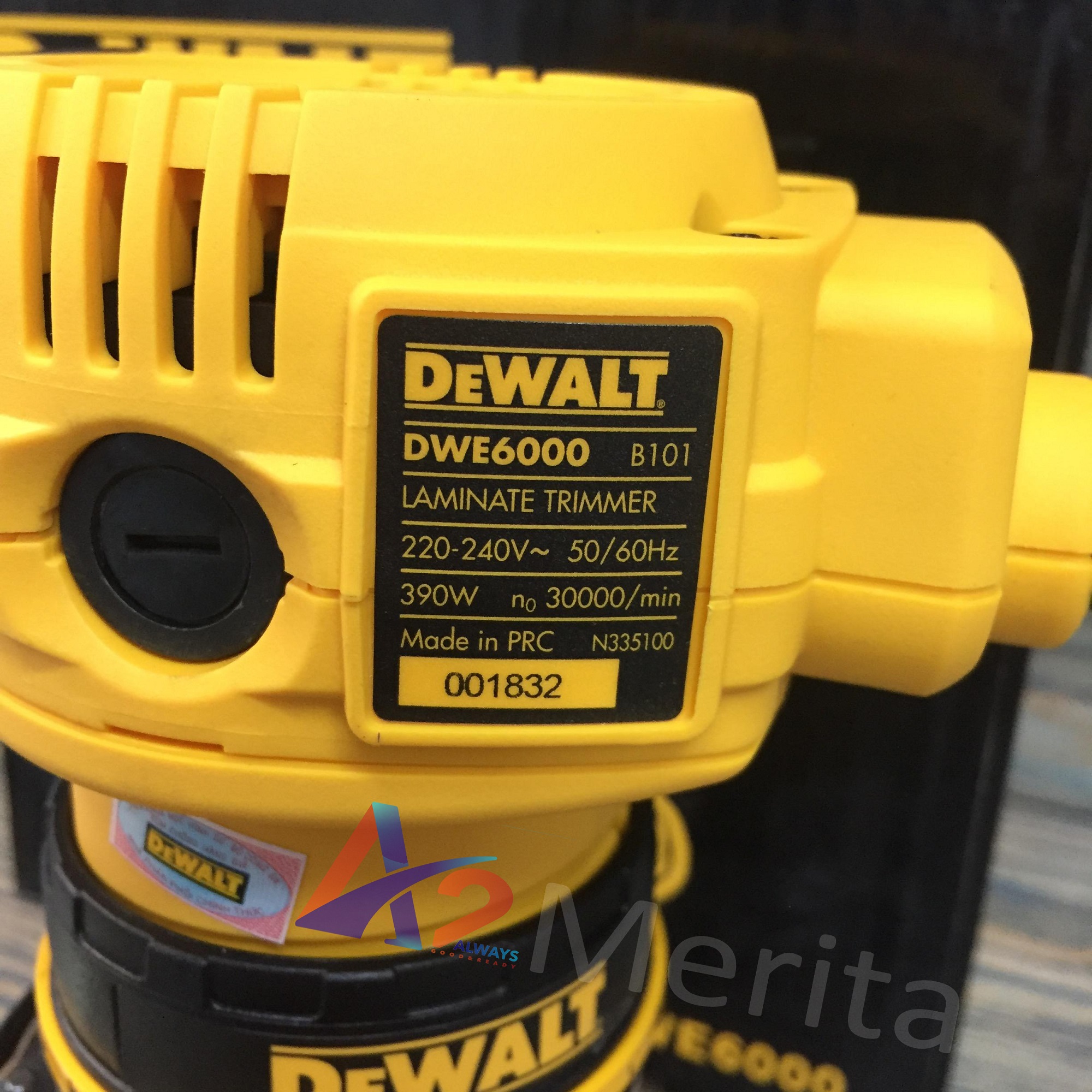 Máy Phay gỗ 390W DeWalt DWE6000
