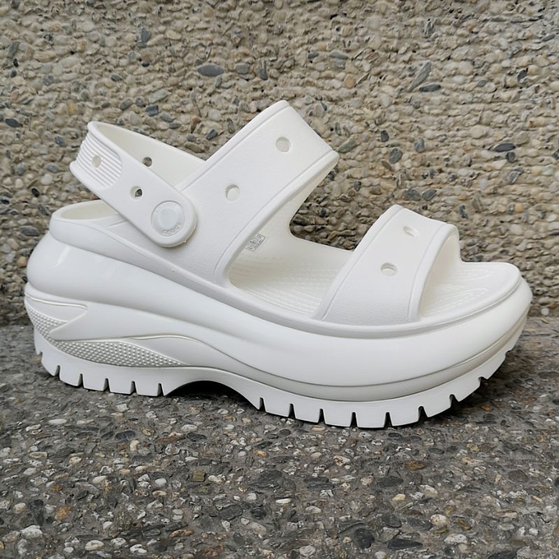 DÉP SANDAL ĐẾ XUỒNG NHỰA ĐI MƯA CROCS MEGA CRUSH BÓNG CHO NỮ MÀU TRẮNG