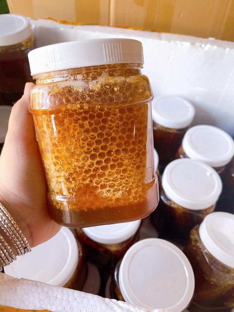 Mật Ong nguyên sáp (mật ông bánh tổ) hủ 1kg