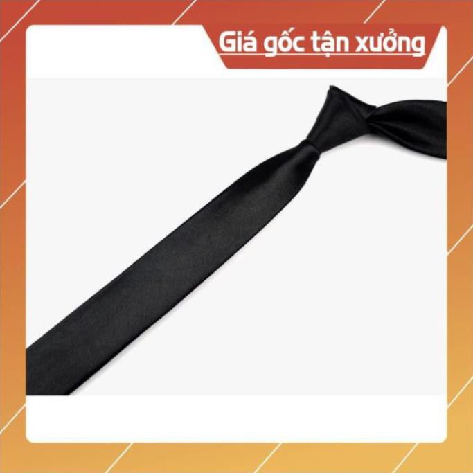 Cà Vạt Lụa Nam Bản Nhỏ Màu Đen