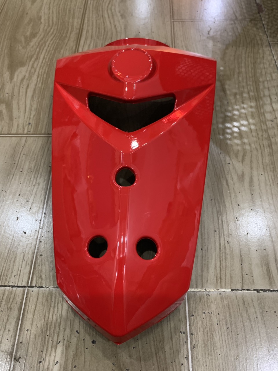 Mặt nạ 3 lổ gắn rổ xe sirus màu đỏ tươi