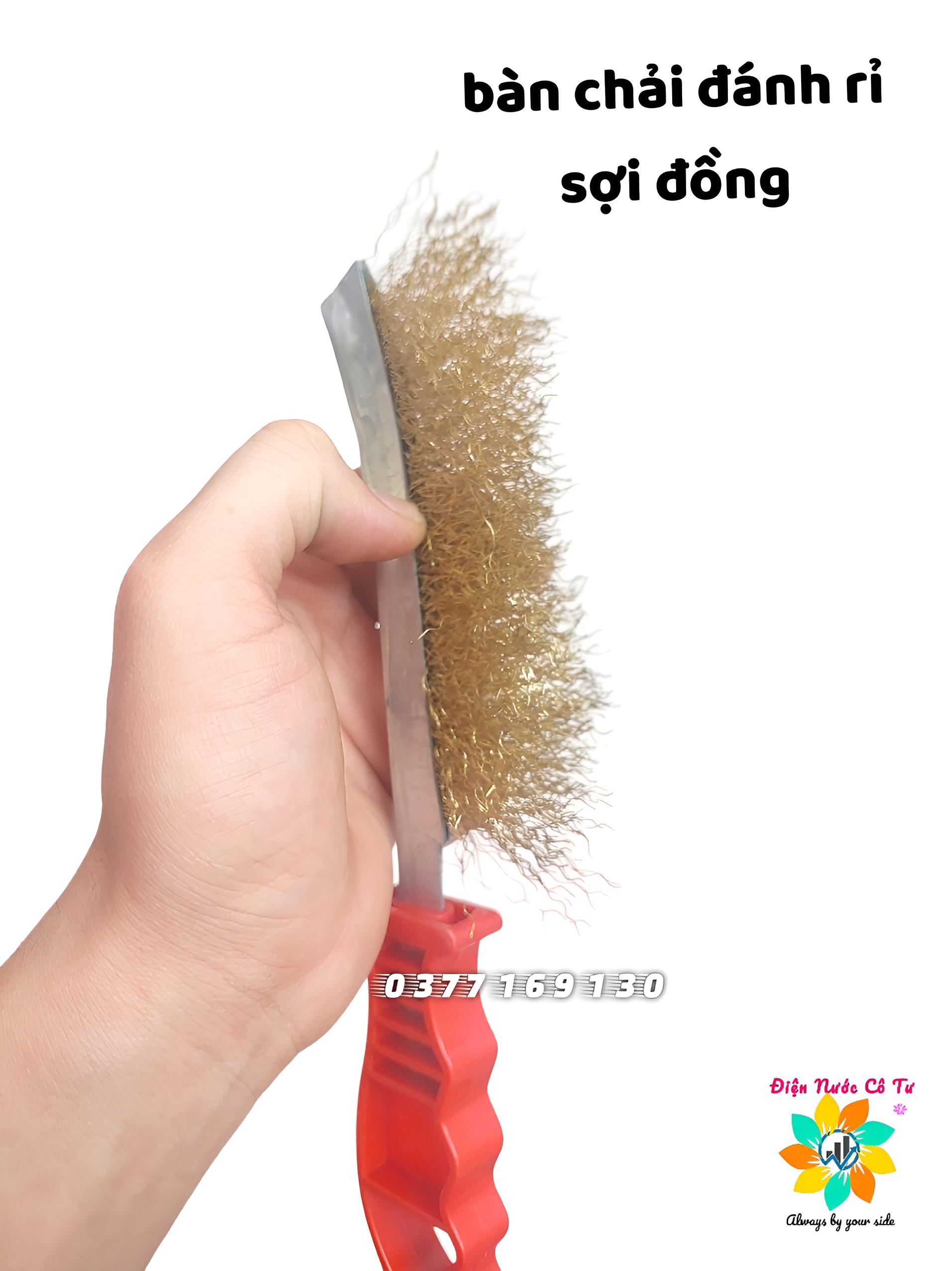 Bàn chải thau đánh rỉ sợi đồng cán nhựa - Chổi đánh rỉ sắt bàn chải đồng cán đỏ sét cầm tay loại đẹp