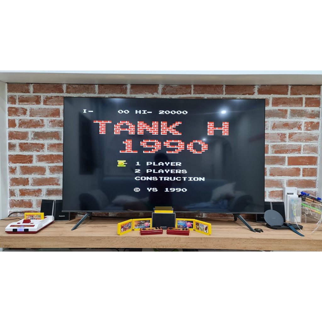 Máy chơi game 4 nút C37 tay bluetooth + băng 600 game